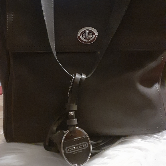 Coach - Picture 3 of 7